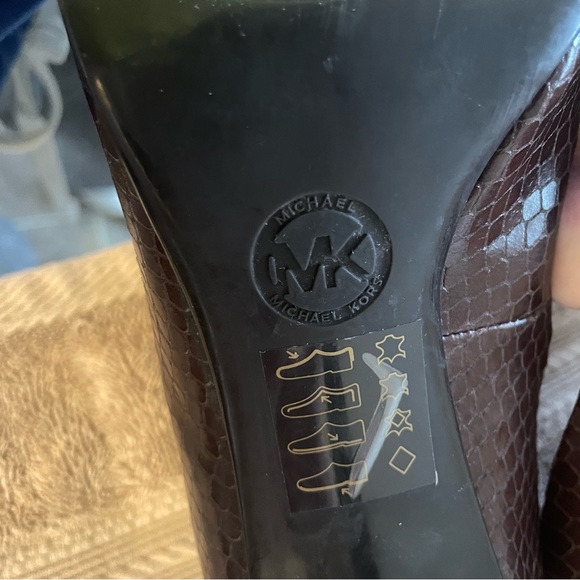 Michael Kors Leather, Closed Toe High Heel Shoes. Snake, Brown, Size 9.5. - Picture 11 of 12